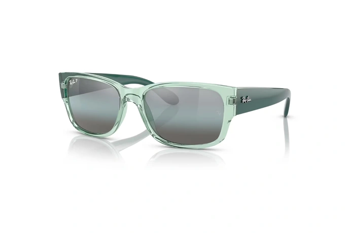 عینک آفتابی پلاریزه مستطیلی ری‌بن فریم کائوچویی سبز شفاف دسته ها سبز براق همراه عدسی آبی جیوه ای - عکس از زاویه سه رخ