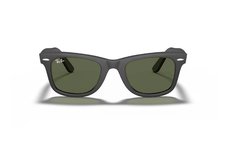 عینک آفتابی ری بن مدل ویفرر اورجینال کلاسیک فریم استات مشکی مات و عدسی سبز - عکس از زاویه روبرو