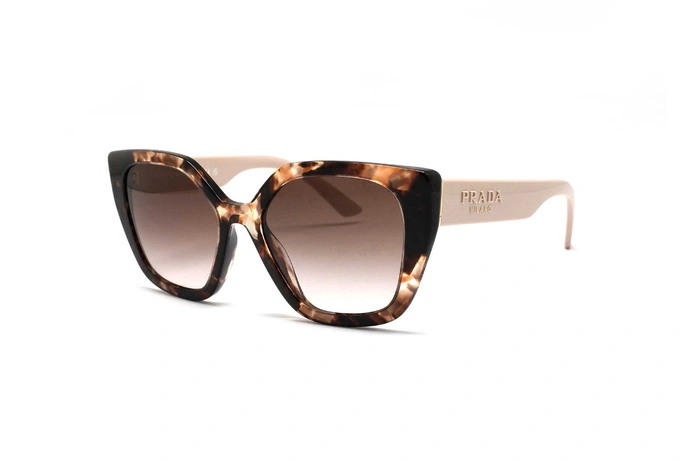 عینک آفتابی پرادا - فریم قهوه ای هاوانا با دسته صورتی و عدسی قهوه ای طیف دار - عکس از زاویه سه رخ