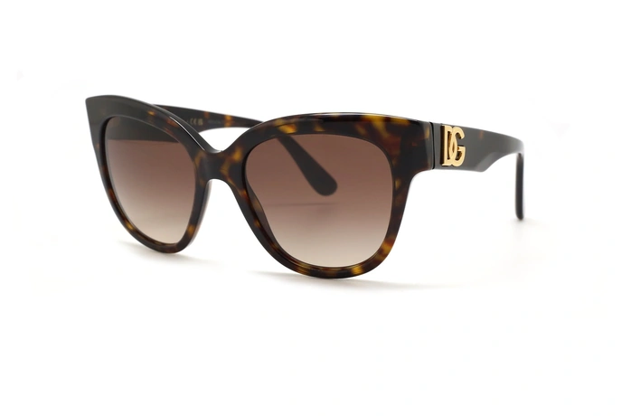 عینک آفتابی زنانه دولچه و گابانا فریم کائوچویی گربه ای قهوه ای هاوانا و عدسی قهوه ای طیف دار - عکس از زاویه سه رخ