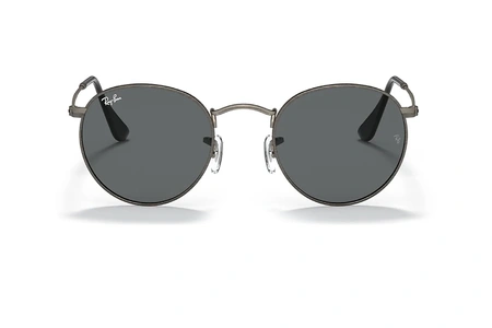 عینک آفتابی ری بن فریم فلزی گرد کرومی تبره و عدسی دودی تیره - عکس از زاویه روبرو