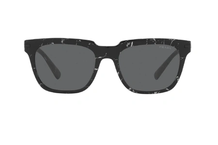 عینک آفتابی پرادا فریم کائوچویی مربعی ضخیم مشکی با رگه های سفید عدسی دودی - عکس از زاویه روبرو