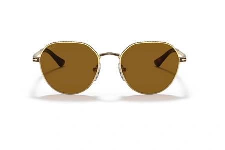 عینک آفتابی چند ضلعی پرسول - فریم طلایی و دسته های طلایی و قهوه ای هاوانا با عدسی قهوه ای طلایی - عکس از زاویه روبرو