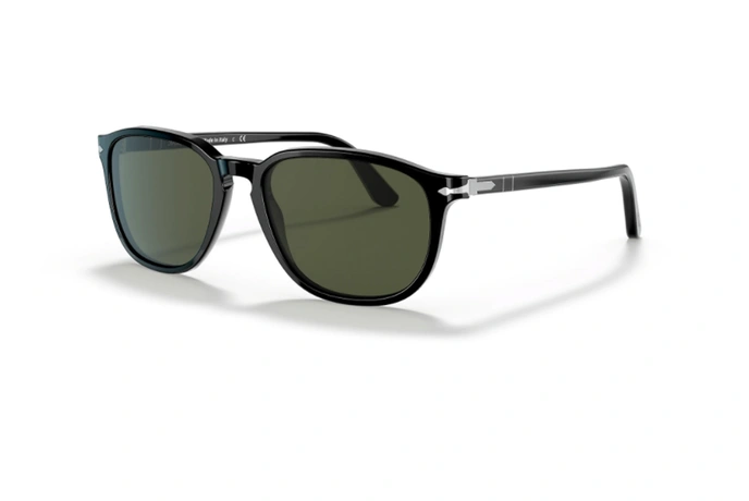 عینک آفتابی کائوچویی مربعی پرسول - مشکی و عدسی دودی - عکس از زاویه سه رخ