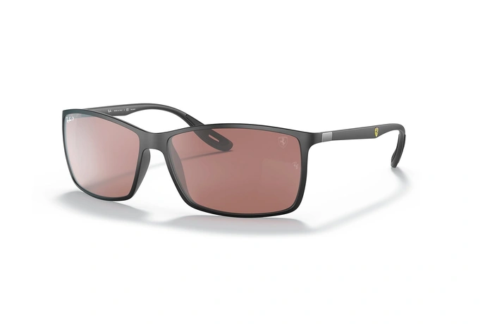 عینک آفتابی ری بن کرومانس فریم مستطیلی و مشکی ، عدسی نارنجی جیوه ای آینه ای - عکس از زاویه سه رخ