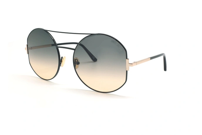 عینک آفتابی گرد تام فورد - عکاسی وحدت - زاویه سه رخ