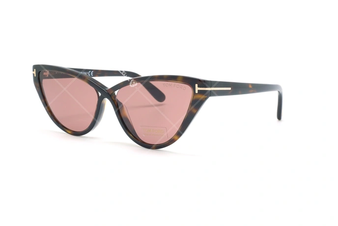 عینک آفتابی گربه ای تام فورد - TOMFORD TF740- عکاسی وحدت - عکس زاویه سه رخ