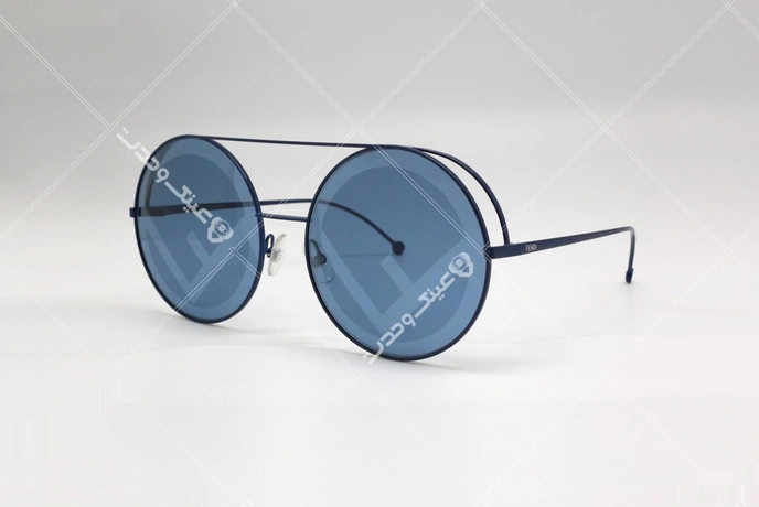 عینک آفتابی Fendi - بدنه مشکی عدسی ها آبی - عکاسی وحدت - زاویه سه رخ
