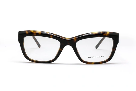 عینک طبی زنانه بربری فریم کائوچویی گربه ای قهوه ای هاوانا به همراه دسته طلایی کار شده - عکس از زاویه روبرو