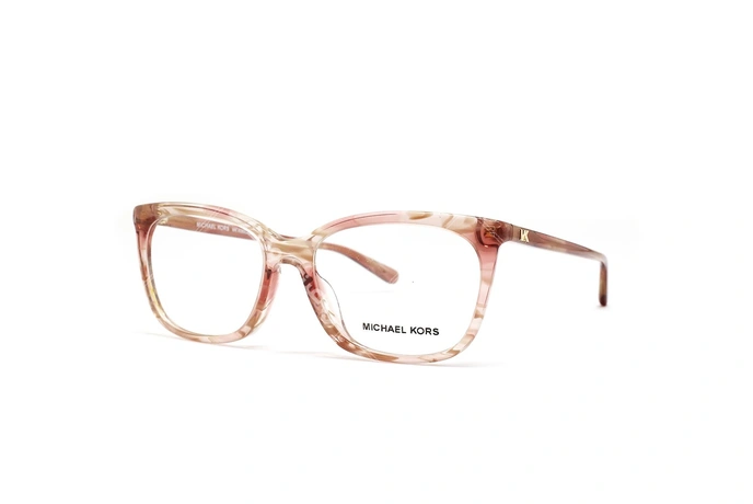 عینک طبی زنانه مربعی رنگ صورتی کائوچویی مایکل کورس - عکاسی وحدت - زاویه سه رخ