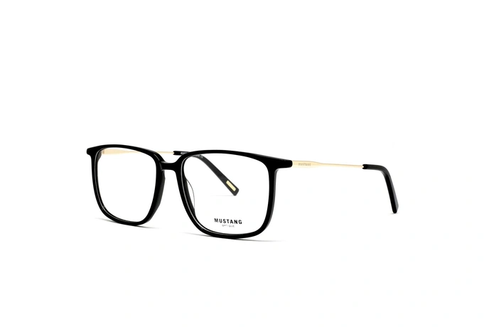 عینک طبی فریم کائوچویی مربعی موستانگ رنگ مشکی - عکاسی وحدت - عکس از زاویه سه رخ