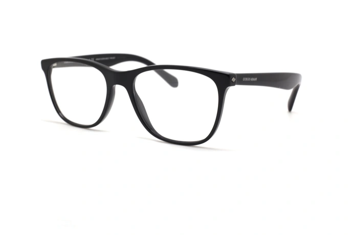 عینک طبی جورجیو آرمانی فریم کئوچویی مشکی - عکس از زاویه سه رخ