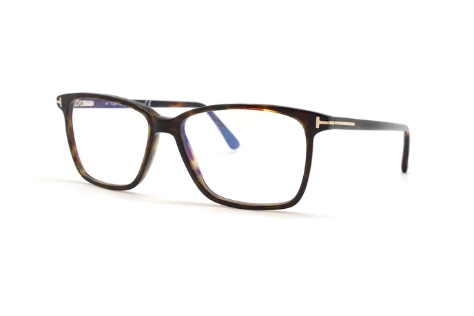 عینک طبی کائوچویی تام فورد فریم مربعی بزرگ رنگ قهوه ای هاوانا - عکس از زاویه سه رخ