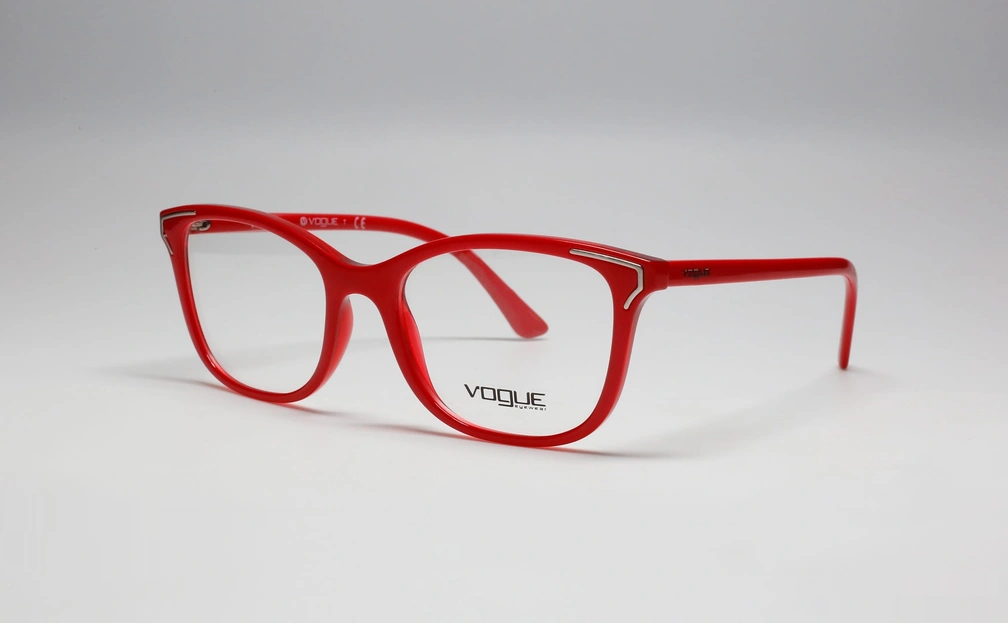 فریم طبی زنانه وگ - Vogue - VO5214 - زاویه سه رخ - قرمز 