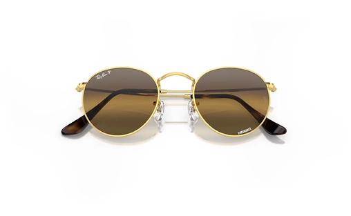 عینک آفتابی پلاریزه کرومانس گرد ریبن مدل RB3447 - فریم فلزی طلایی به همراه عدسی قهوه ای جیوه ای - عکس از زاویه بسته عینک