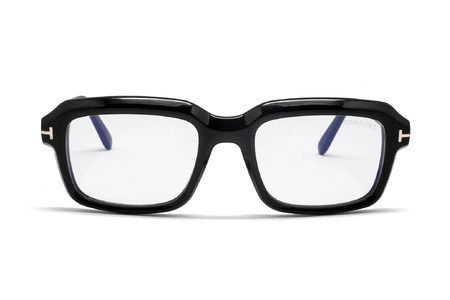 عینک طبی کائوچویی تام فورد مشکی رنگ - زاویه روبرو