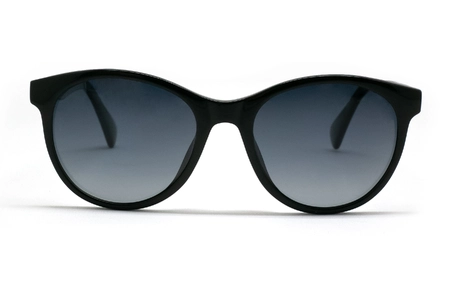 عینک آفتابی لنا فریم کائوچویی مشکی به همراه عدسی آبی تیره-عکس از زاویه روبرو