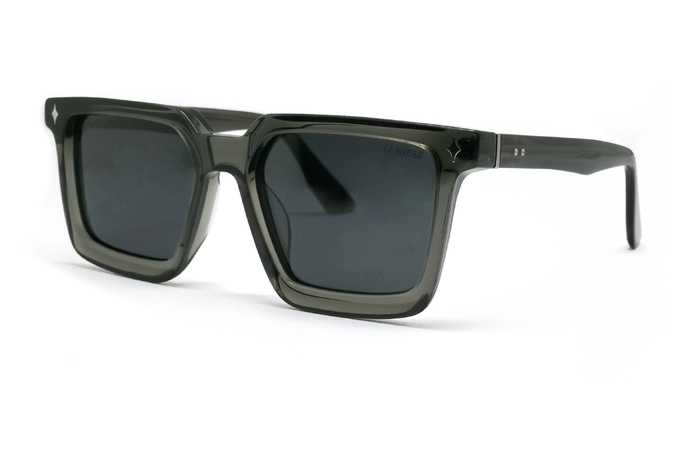 عینک آفتابی لومیر فریم کائوچویی مربعی بزرگ دودی به همراه عدسی دودی-عکس از زاویه سه رخ