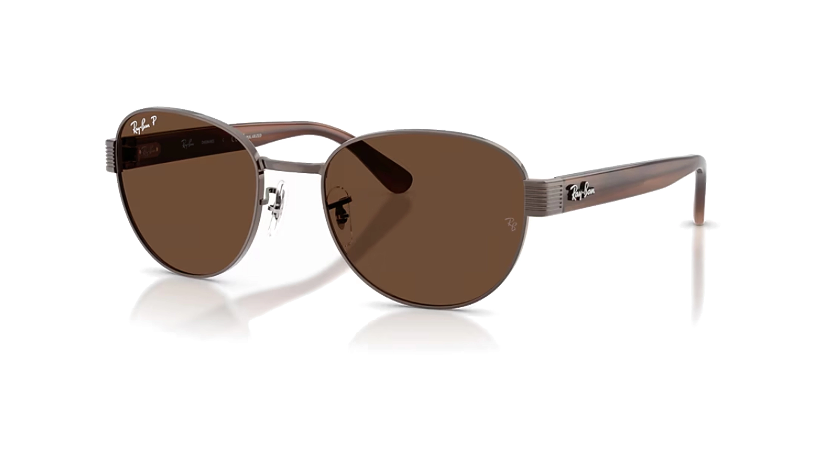 عینک آفتابی ری بن پلاریزه مدل Ray-Ban RB3766C-فریم فلزی با دسته کائوچو مقاوم به رنگ گان متال و عدسی قهوه ای-عکس از زاویه سه رخ