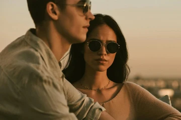 معرفی برند الیور پیپلز Oliver Peoples