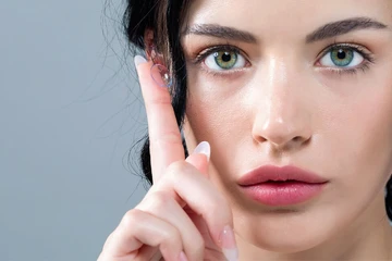 چه رنگ لنزی برای چه فصلی مناسب تر است؟