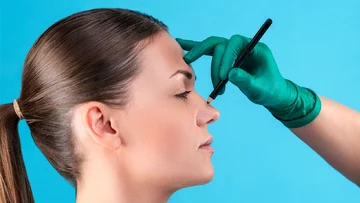 چند وقت بعد از عمل بینی می توانیم از عینک استفاده کنیم ؟