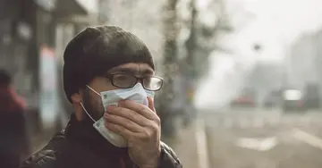عینک محافظ چشم و تاثیر آن بر آسیب های ناشی از آلودگی هوا